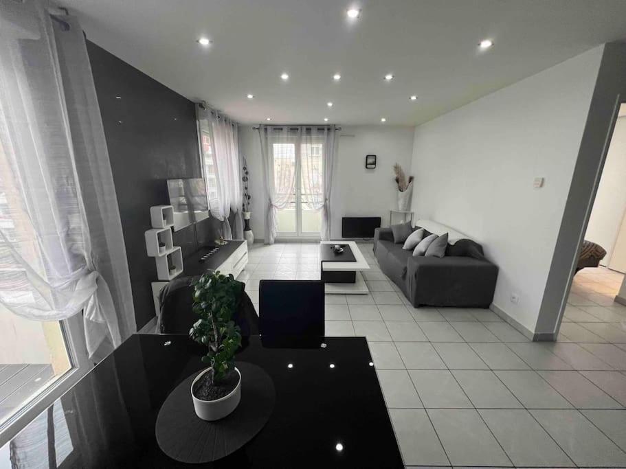 Tres Bel Appartement Entre Paris Et Disneyland Lognes Exterior foto